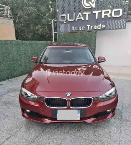 بي ام دبليو 320 2015 أحمر غامق مستعملة للبيع - 1