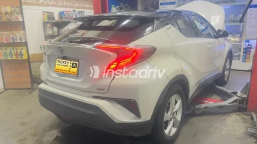 Toyota C-HR 2017 White Used for Sale - 1