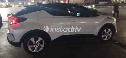 Toyota C-HR 2017 White Used for Sale - 9