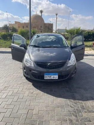 اوبل كورسا 2013 رمادي غامق مستعملة للبيع