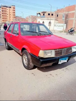 فيات ريجاتا 1985 أحمر مستعملة للبيع