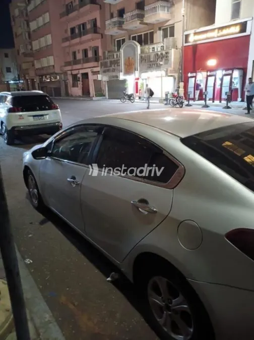 Kia Cerato 2018 White Used for Sale - 5