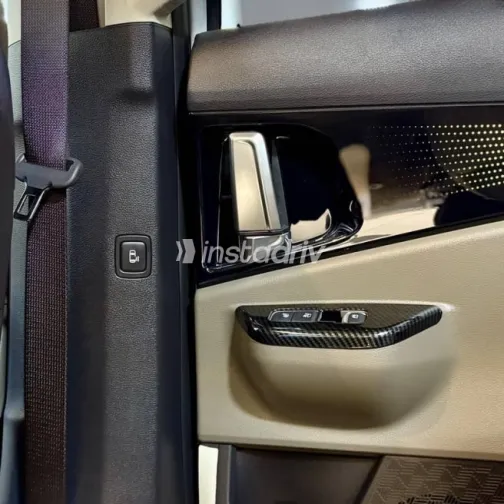 Kia Carnival 2024 Gray Used for Sale - 9