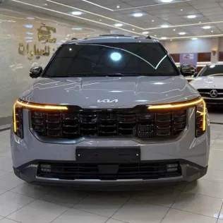 Kia Carnival 2024 Gray Used for Sale