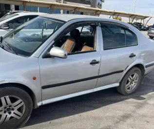 سكودا اوكتافيا 1998 فضي مستعملة للبيع