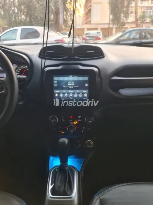 جيب رينيجيد 2021 أزرق غامق مستعملة للبيع - 10