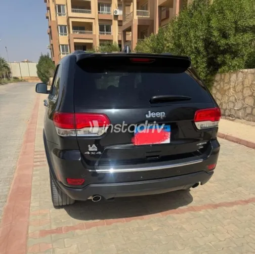 Jeep Cherokee 2022 Black Used for Sale - 3