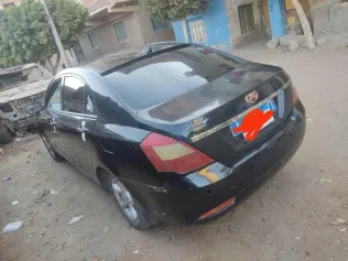جيلي امجراند 7 2015 أسود مستعملة للبيع