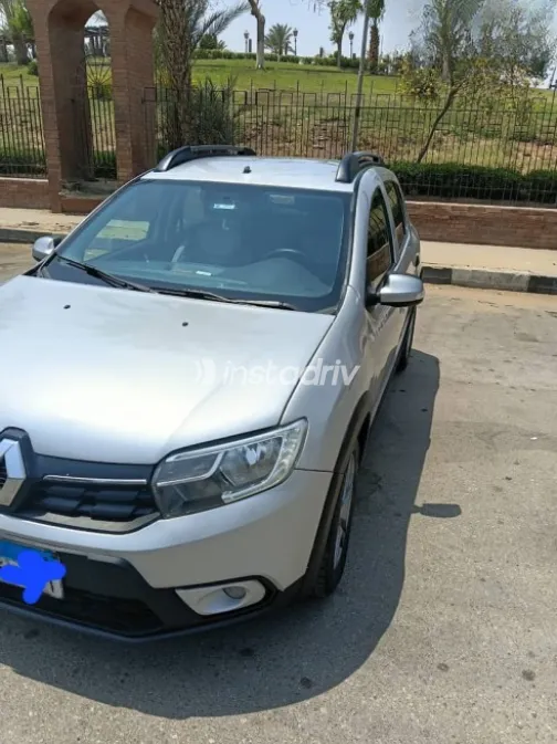 Renault Sandero Step Way 2021 Silver Used for Sale - 1