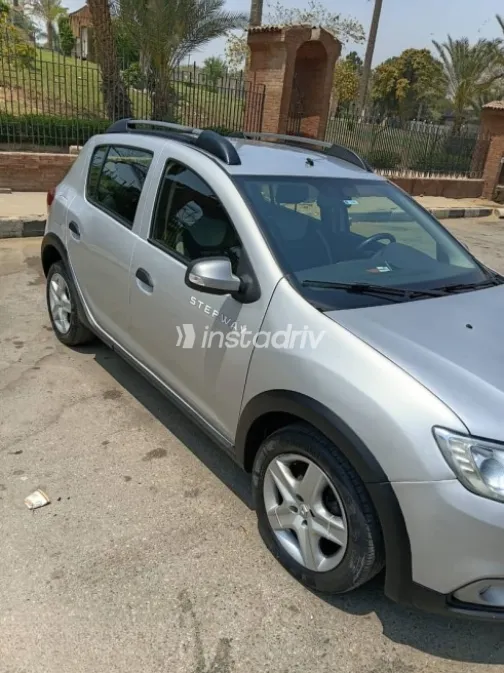Renault Sandero Step Way 2021 Silver Used for Sale - 2