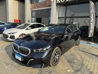 بي ام دبليو I5 2025 أزرق غامق مستعملة للبيع