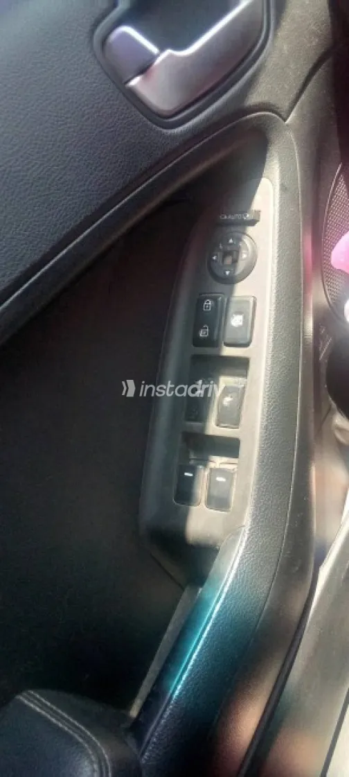 كيا K3 2015 فضي مستعملة للبيع - 5