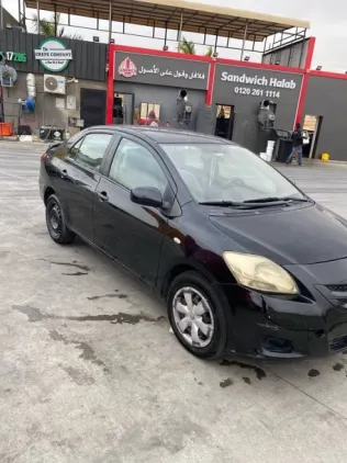 تويوتا ياريس 2008 أسود مستعملة للبيع
