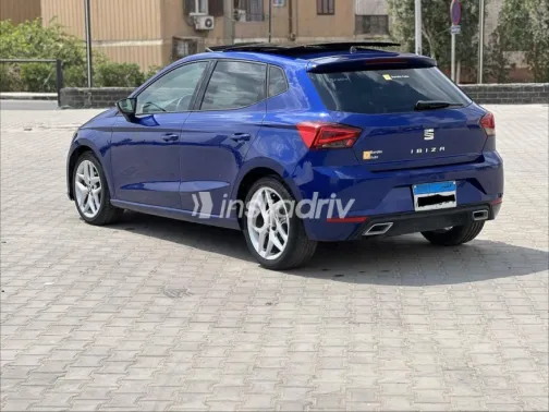 سيات ابيزا 2021 أزرق غامق مستعملة للبيع - 2
