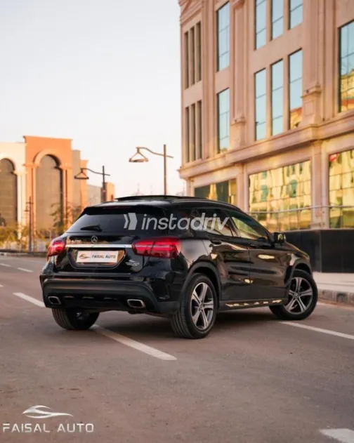 Mercedes GLA 200 2020 Black Used for Sale - 2