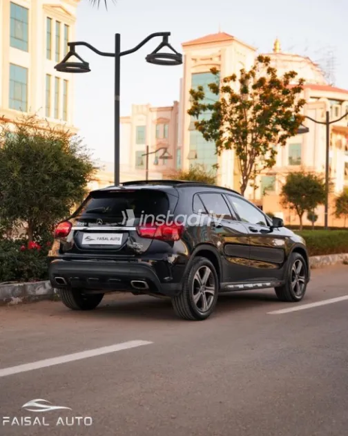 Mercedes GLA 200 2020 Black Used for Sale - 10
