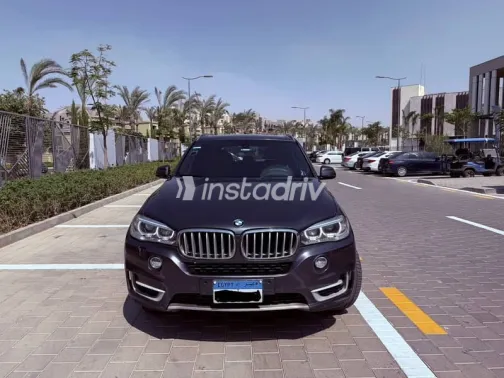 بي ام دبليو X5 2015 رمادي مستعملة للبيع - 4