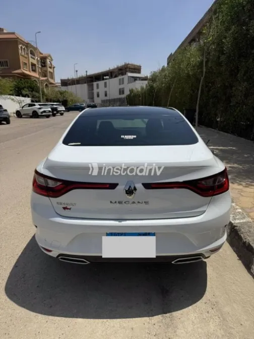 رينو ميجان 2025 أبيض مستعملة للبيع - 2