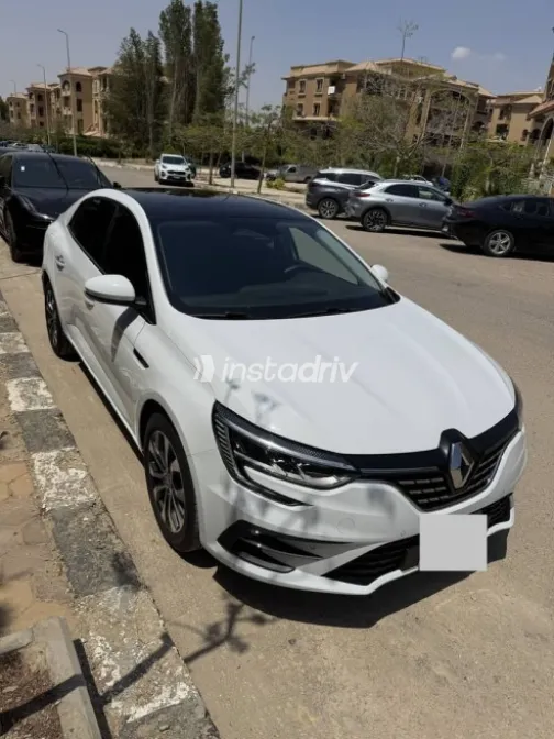 رينو ميجان 2025 أبيض مستعملة للبيع - 3