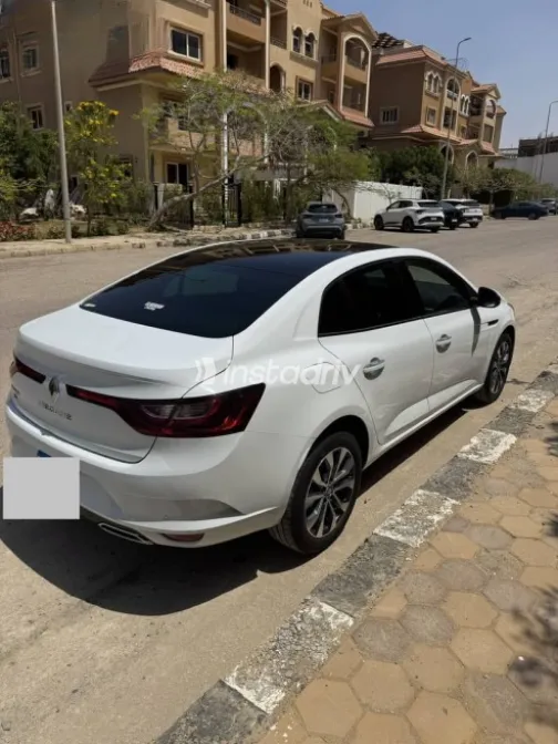 رينو ميجان 2025 أبيض مستعملة للبيع - 5