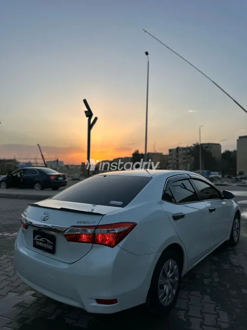 Toyota Corolla 2019 White Used for Sale - 10