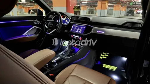 اودي Q3 2024 أزرق غامق مستعملة للبيع - 10