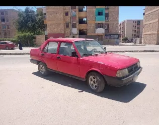 فيات شاهين 1999 أحمر مستعملة للبيع