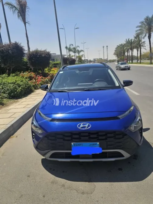 هيونداي بايون 2022 أزرق غامق مستعملة للبيع - 4