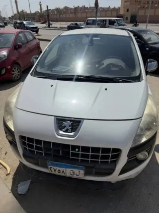 بيجو 3008 2011 أبيض مستعملة للبيع
