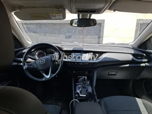Opel Insignia 2018 White Used for Sale - 6