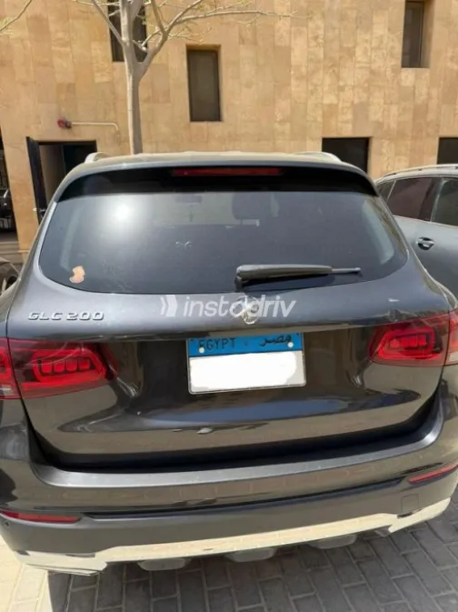 مرسيدس GLC 200 2021 رمادي مستعملة للبيع - 2