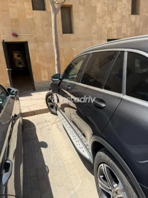 مرسيدس GLC 200 2021 رمادي مستعملة للبيع - 4