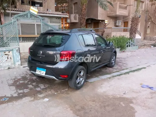 Renault Sandero Step Way 2023 Gray Used for Sale - 3
