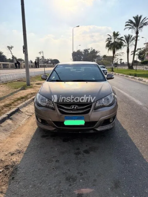 Hyundai Elantra HD 2019 White Used for Sale - 1