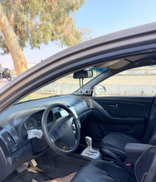 Hyundai Elantra HD 2019 White Used for Sale - 2