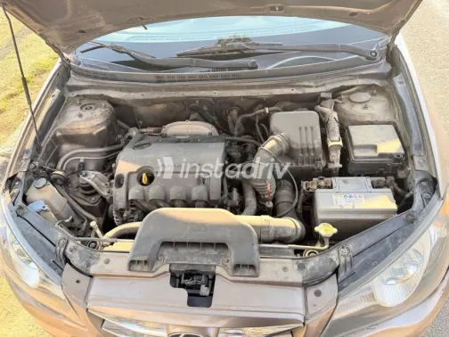 Hyundai Elantra HD 2019 White Used for Sale - 3
