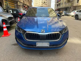 سكودا اوكتافيا 2021 أزرق غامق مستعملة للبيع