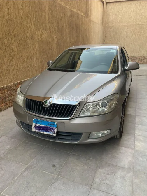 Skoda Octavia 2011 Beige Used for Sale - 4
