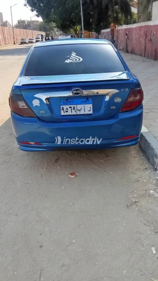 بى واى دى‬ F3 2019 أزرق غامق مستعملة للبيع - 4