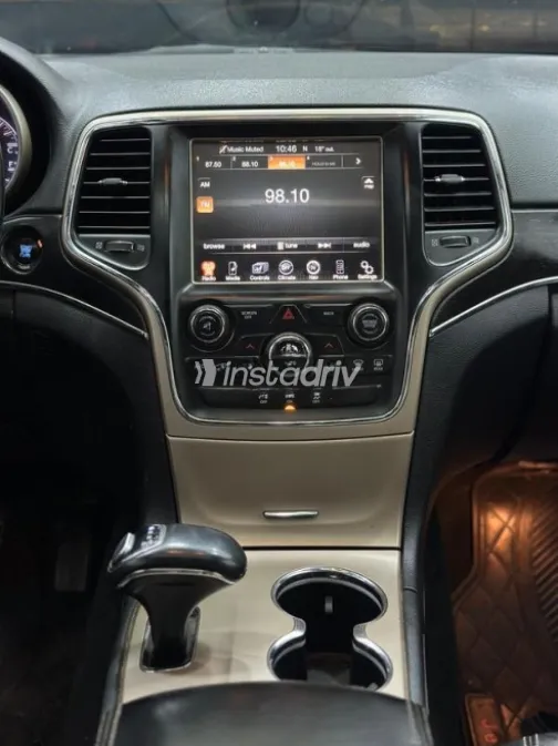 Jeep Grand Cherokee 2016 Beige Used for Sale - 9