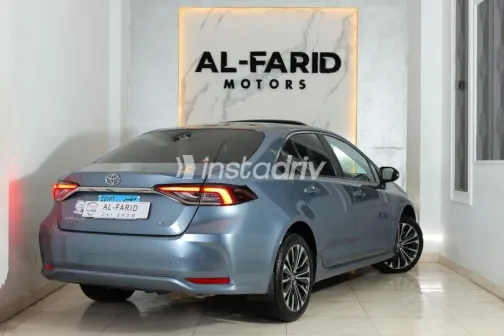 تويوتا كورولا 2023 رمادي مستعملة للبيع - 3