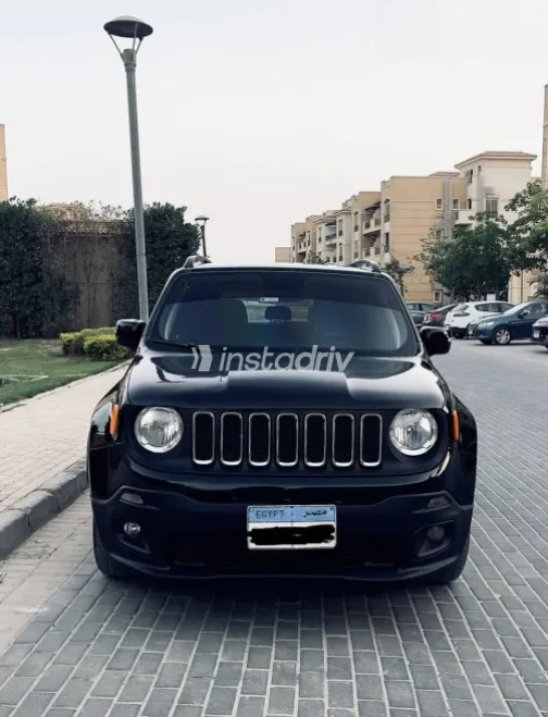 Jeep Renegade 2018 White Used for Sale - 3