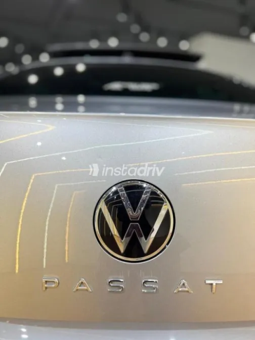 Volkswagen Passat 2022 Silver Used for Sale - 10