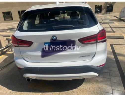 بي ام دبليو X1 2021 أبيض مستعملة للبيع - 2