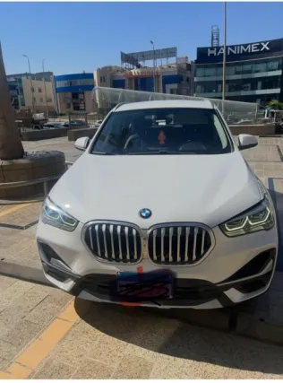 بي ام دبليو X1 2021 أبيض مستعملة للبيع