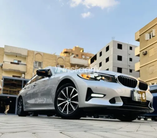 بي ام دبليو 320 2021 فضي مستعملة للبيع - 2