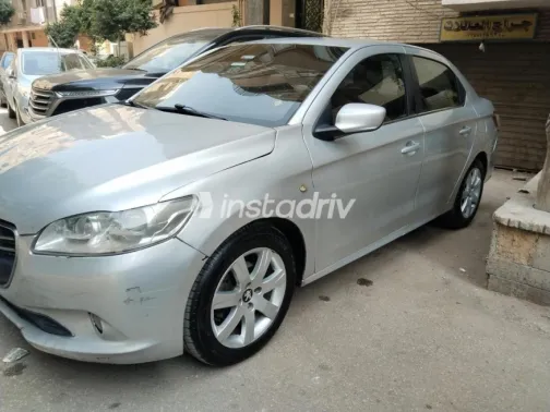 بيجو 301 2015 فضي مستعملة للبيع - 3