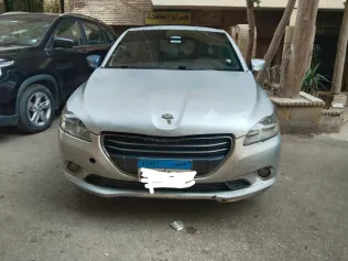 بيجو 301 2015 فضي مستعملة للبيع