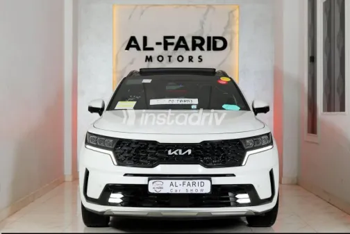 كيا سورينتو 2023 أبيض مستعملة للبيع - 1