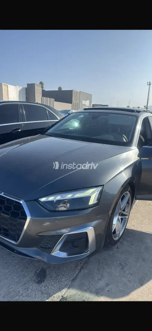 اودي A5 2022 رمادي مستعملة للبيع - 1